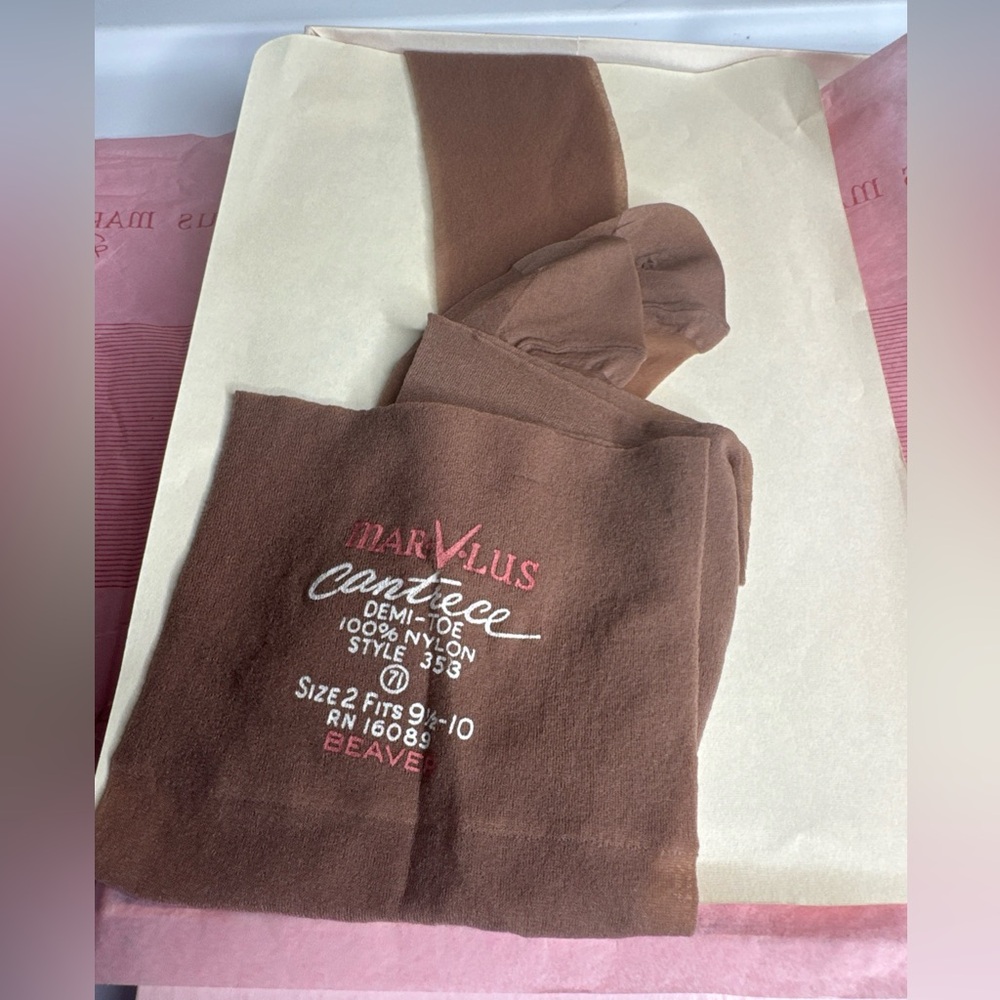 Vintage MarvLus Cantrece   Nylon  Stockings Size 9.5-10 Beaver Color 2 Pairs